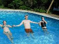 c152dadandgirlsinpool