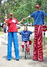 17stilts_people