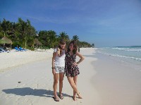 137mxsistersonbeach